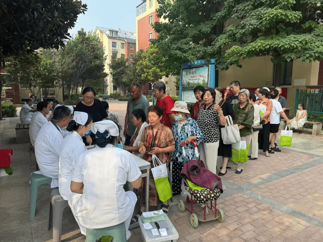 筑牢“員工健康防線” 企業(yè)與健康義診活動的溫情邂逅